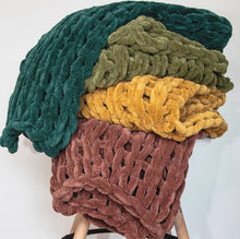 Load image into Gallery viewer, Olive Chenille Chunky Knit Throw
